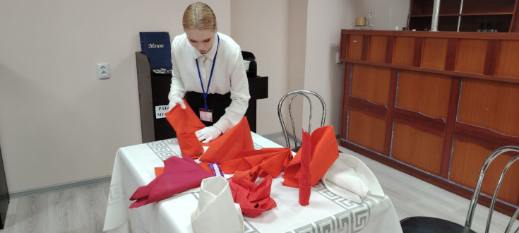 Последний демонстрационный экзамен по профессии 43.01.01 Официант, бармен успешно завершён. Последний демонстрационный экзамен по профессии 43.01.01 Официант, бармен успешно завершён. 5
